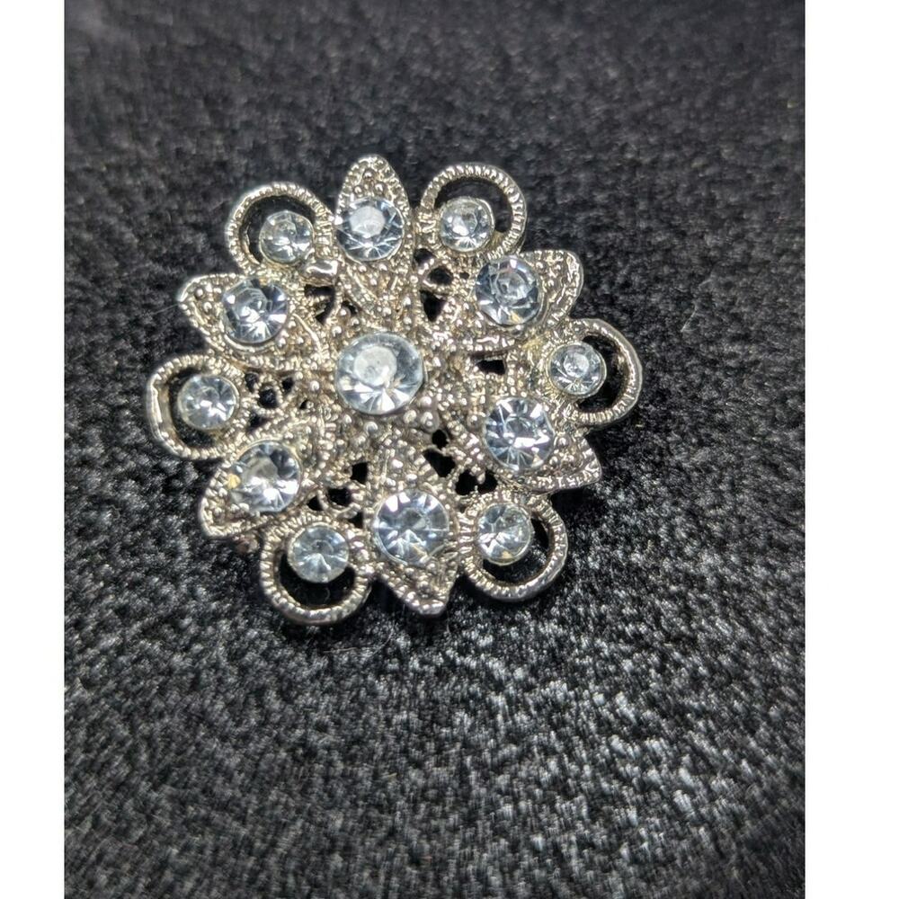 Silver Tone Vintage crystal snowflake rosette shaped pin brooch